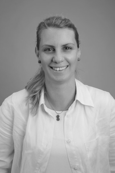 Gabriella Kovacs headshot 2 copy.jpg